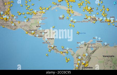 Trafic aérien au-dessus de l'Amérique centrale (15 août 2020, UTC 15.37), sur Internet avec le site Flightracar 24, pendant la pandémie du coronavirus Banque D'Images