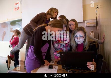 Pologne, Silésie, Katowice 07.05.2010. Élèves de 4e année pendant les cours de l'école primaire No.33 où un système d'enseignement innovant a été introduit Banque D'Images