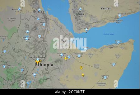 Trafic aérien au-dessus de l'Éthiopie, l'Érythrée, Djibouti, le Yémen (15 août 2020, UTC 12.12), sur Internet avec le site Flightracar 24, pendant la pandémie du coronavirus Banque D'Images