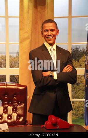 LOS ANGELES, CA - 28 octobre 2013 : Barack Obama l'ancien président des États-Unis dans le musée de cire de Madame Tussauds.Marie Tussaud est née sous le nom de Marie Grosholtz. Banque D'Images