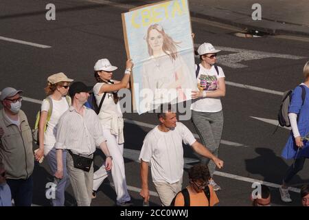 Minsk, Bélarus. 16 août 2020. Place de l'indépendance à Minsk avec des manifestants protestant contre le dirigeant bélarussien Alexandre Loukachenko crédit: Ulf Mauder/dpa/Alamy Live News Banque D'Images