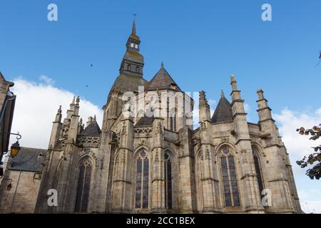 Extérieur de la basilique Saint-Sauveur à Dinan Banque D'Images