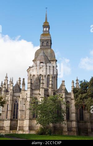 Extérieur de la basilique Saint-Sauveur à Dinan Banque D'Images