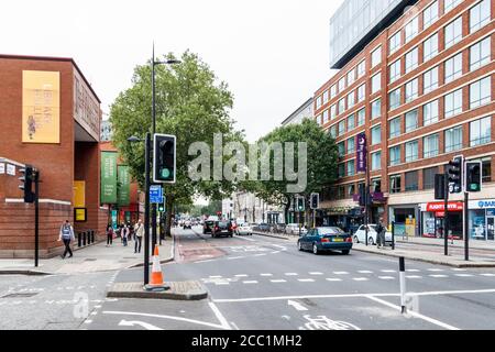 Euston Road, la British Library sur la gauche, Londres, Royaume-Uni Banque D'Images