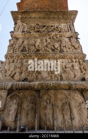 Vue générale de la célèbre Arche de Galerius Thessaloniki Macédoine Grèce. Ce monument était autrefois une forteresse ottomane et une prison - photo: Geopix Banque D'Images