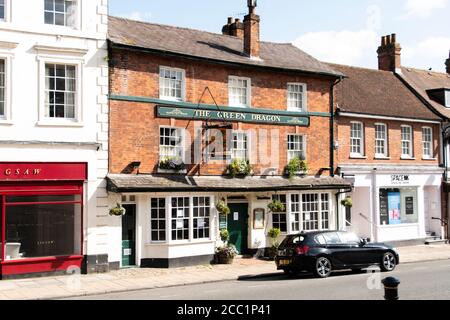 Le pub Green Dragon sur Marlborough High Street Banque D'Images