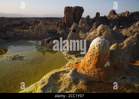 L'Éthiopie, Désert de Danakil, lac Assal, Hornitos Banque D'Images