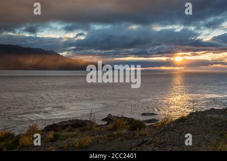 USA, Alaska, Sunset over Turnagain Arm Banque D'Images