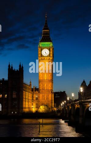 Royaume-uni, Londres, vue de la Maison du Parlement près de Tamise Banque D'Images