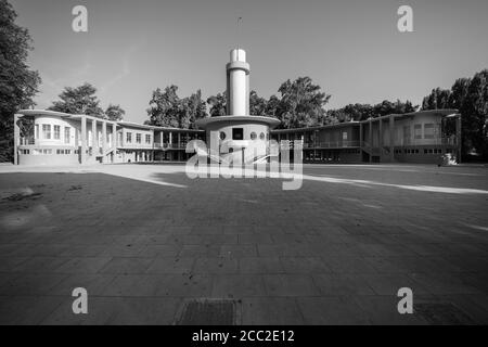 Colonia Farinacci, Cremona, Italie, 1936, Carlo Gaudenzi, l'architecture moderniste/futuriste italienne de l'ère fasciste, la photographie architecturale B&W. Banque D'Images