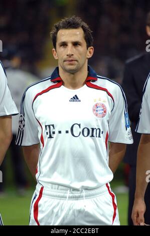 Milan Italie, 03 avril 2007, 'SAN SIRO' Stadium, UEFA Champions League 2006/2007, AC Milan - FC Bayern Monaco : Hasan Salihamidzic avant le match Banque D'Images