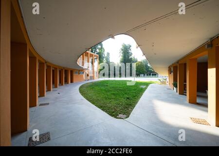 Colonia Farinacci, Cremona, Italie; 1936, dessin de Carlo Gaudenzi, un exemple de l'architecture organique moderniste italienne de l'époque fasciste Banque D'Images