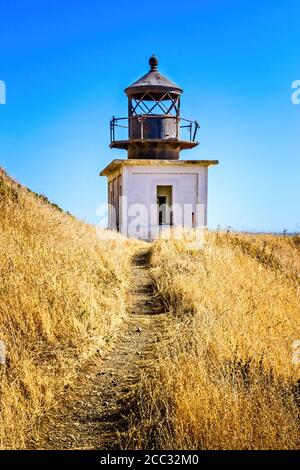 Le phare abandonné de Punta Gorda sur la Lost Coast, Californie, États-Unis Banque D'Images