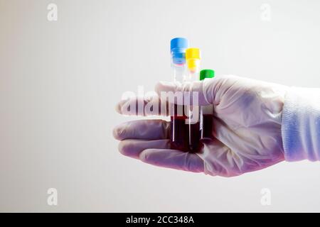 Instruments de laboratoire chimique, verrerie et pipette. Tests et diagnostics de recherche en laboratoire. Banque D'Images