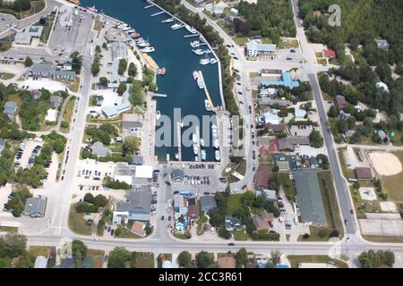 Vue aérienne de Tobermory, Ontario, Canada Banque D'Images