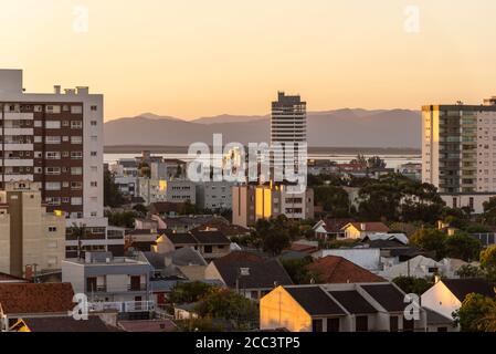 Tramandaí est une municipalité du Brésil dans l'état de Rio Grande do Sul. C'est une ville balnéaire sur la côte nord de Rio Grande do Sul, qui est 118 km f Banque D'Images
