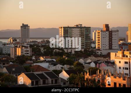 Tramandaí est une municipalité du Brésil dans l'état de Rio Grande do Sul. C'est une ville balnéaire sur la côte nord de Rio Grande do Sul, qui est 118 km f Banque D'Images