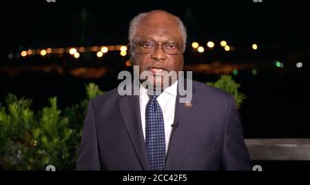 Dans cette image du flux vidéo de la convention nationale démocratique, James Clyburn (démocrate de la Caroline du Sud), assistant de la Chambre des États-Unis, fait des remarques sur la première nuit de la convention le lundi 17 août 2020.Credit: Convention nationale démocratique via CNP /MediaPunch Banque D'Images