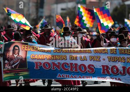 14 août 2020, Bolivie, la Paz: Des manifestants participent à une manifestation contre le Président bolivien Jeanine Añez, au cours de la douzième journée de manifestations photo: Gaston Brito/dpa Banque D'Images