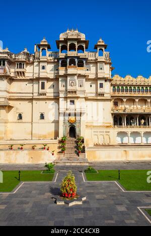 Udaipur City Palace dans la ville d'Udaipur est l'une des principales attractions touristiques dans l'État Rajasthan de l'Inde Banque D'Images