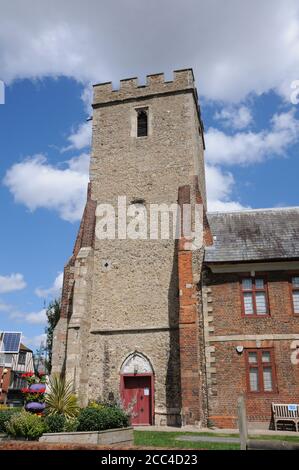 La bibliothèque de Thomas Plume, Maldon, Essex, a été fondée par le Dr Plume au XVIIIe siècle sur le site de l'église en ruines de Saint-Pierre. Banque D'Images