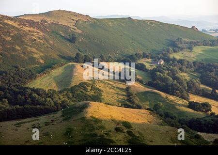 Lumière du soir sur Hope Bowdler Hill dans Shropshire Hills Près de Church Stretton Banque D'Images