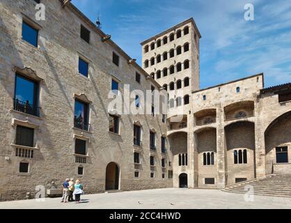 Barcelone, province de Barcelone, Catalogne, Espagne. La Plaça del Rei, ou place du roi, dans le quartier gothique. Banque D'Images