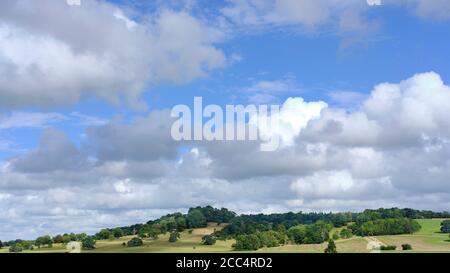 Colline de Jérusalem, près de Sherborne à Dorset. Pris dans l'après-midi comme la lumière illuminait la vallée dans la vallée de Blackmore Banque D'Images