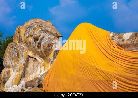 AYUTTHAYA, THAÏLANDE - 2015 février. Statue de Bouddha au temple Wat Ratchaburana. Banque D'Images