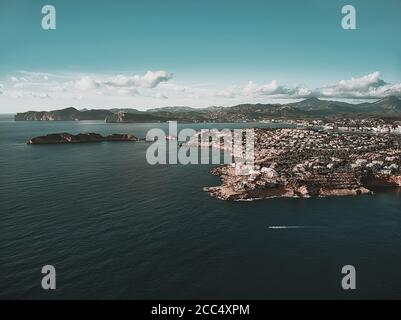 Vue panoramique sur la ville côtière de Santa Ponsa, Majorque, Iles Baléares. Espagne Banque D'Images