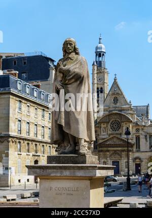 Statue de Pierre Corneille sur la place du Panthéon - Paris, France Banque D'Images