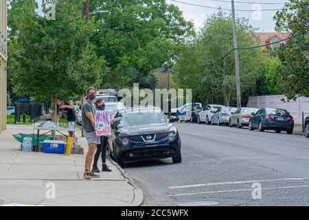 La Nouvelle-Orléans, Louisiane/États-Unis - 8/13/2020: Grève des travailleurs de l'accueil pour des conditions de travail dangereuses à bas salaires pendant la pandémie du virus Corona Banque D'Images
