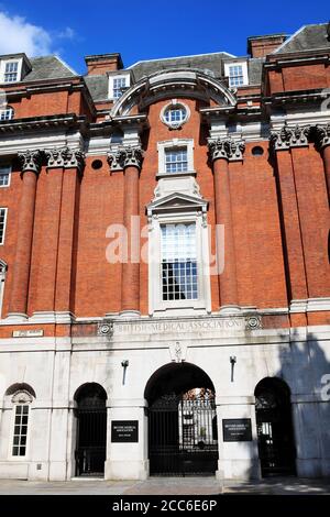 Londres, Royaume-Uni, 31 juillet 2011 : la British Medical Association à BMA House Tavistock Square est le syndicat des médecins qui est officiellement reconnu Banque D'Images