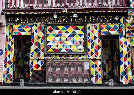 Façade Arlequinesque du Théâtre de la Comédie-italienne, 19 rue de la Gaîté, Paris Banque D'Images