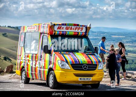 Brighton, le 17 août 2020 : minibus glace au Devil's Dyke dans le parc national de South Downs, près de Brighton, cet après-midi. Banque D'Images