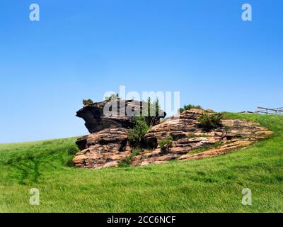 Formation de roches de Gritstone dans la vallée de Crimple près de Spofforth Harrogate North Yorkshire Angleterre Banque D'Images