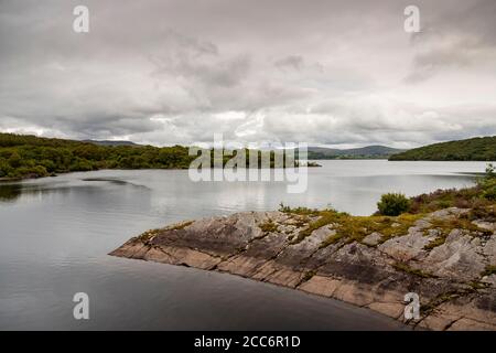 Nuages orageux au-dessus de Llyn Trawsfynydd, pays de Galles Banque D'Images
