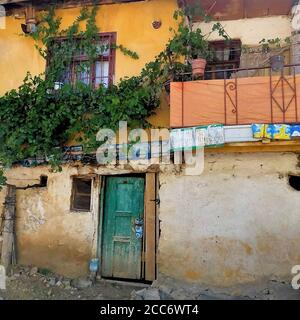 Une ancienne maison de village à Amasya. Mur de briques. Maisons Adobe. Banque D'Images