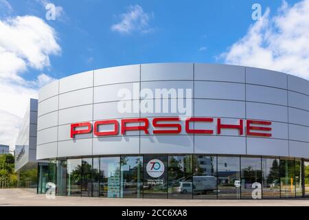 Berlin, Allemagne - 12 juin 2018 - le Centre Porsche de Berlin Adlershof, un nouveau magasin et showroom pour voitures Porsche ouvert en 2017. Banque D'Images