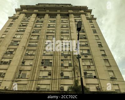 Architecture ancienne. Bâtiments historiques. Ville de Porto Alegre, État du Rio Grande do Sul au Brésil. Centre historique. Scène urbaine. Capit métropolitain Banque D'Images