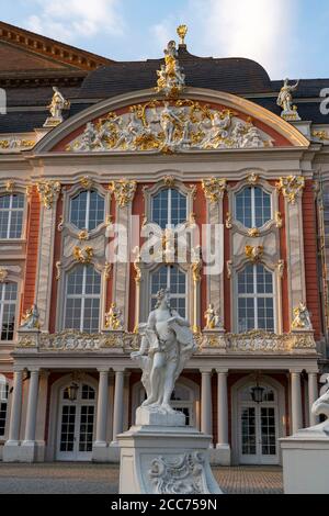 Palais du Kurürstliches, dans le centre-ville de Trèves, Rhénanie-Palatinat, Allemagne Banque D'Images