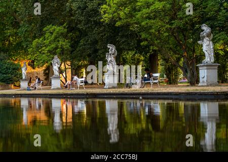 Palastgarten, Park am Kurfürstendamm Palais, au centre ville de Trèves, Rhénanie-Palatinat, Allemagne Banque D'Images