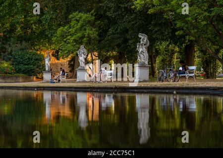 Palastgarten, Park am Kurfürstendamm Palais, au centre ville de Trèves, Rhénanie-Palatinat, Allemagne Banque D'Images