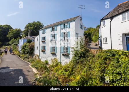 Pittoresques bâtiments à volets dans Riverside Walk à Lyme Regis, une station balnéaire populaire sur la côte jurassique à Dorset, au sud-ouest de l'Angleterre Banque D'Images