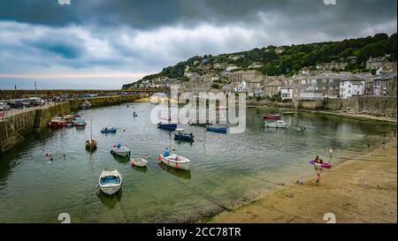 Le village de pêcheurs de Mousehole à Cornwall, Royaume-Uni Banque D'Images