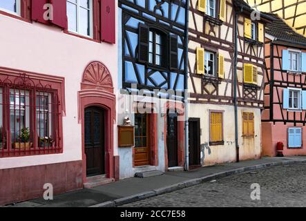 Maisons colorées à colombages à Colmar, Alsace, France Banque D'Images