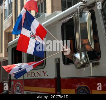 Parade de la journée dominicaine dans le centre-ville de New York. Banque D'Images