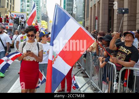 Parade de la journée dominicaine dans le centre-ville de New York. Banque D'Images