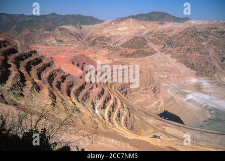 Arizona. Mine de cuivre à ciel ouvert Morenci, propriété de Phelps Dodge. Photographié le 1993 mai. Banque D'Images