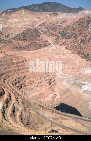 Arizona. Mine de cuivre à ciel ouvert Morenci, propriété de Phelps Dodge. Photographié le 1993 mai. Banque D'Images